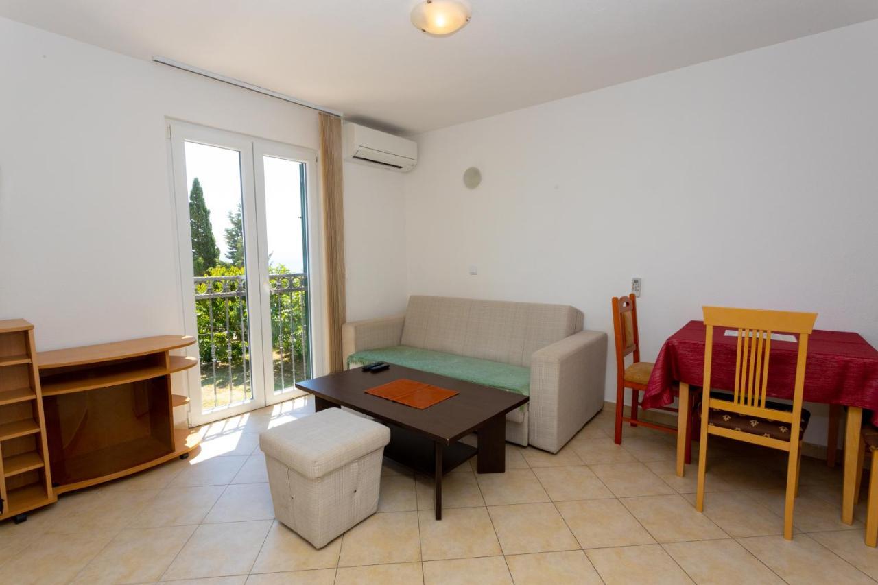 Melissa Apartment Sumartin